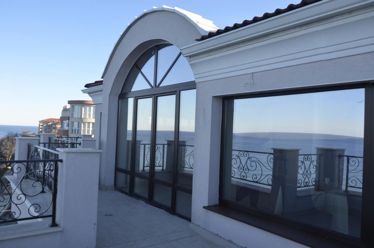 Ashram Hotel Primorsko Exterior foto