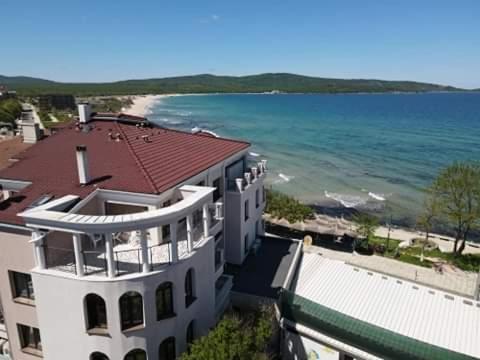 Ashram Hotel Primorsko Exterior foto